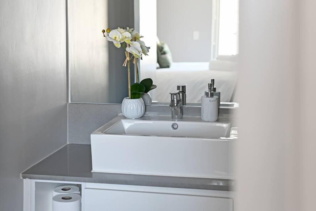 Freya - Stunning 2 Bed With & Table Mountain Views ! Appartement Le Cap
