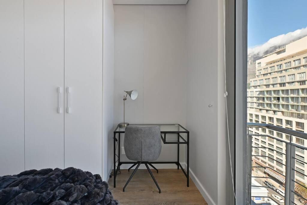 Freya - Stunning 2 Bed With & Table Mountain Views ! * Le Cap