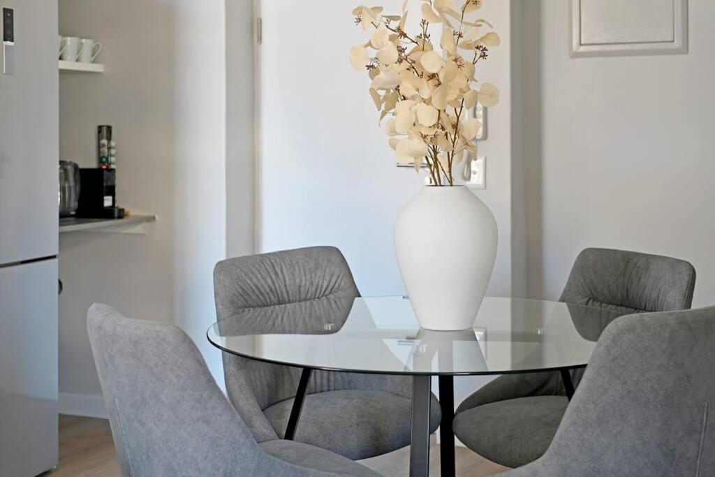 Freya - Stunning 2 Bed With & Table Mountain Views ! Apartment Cape Town