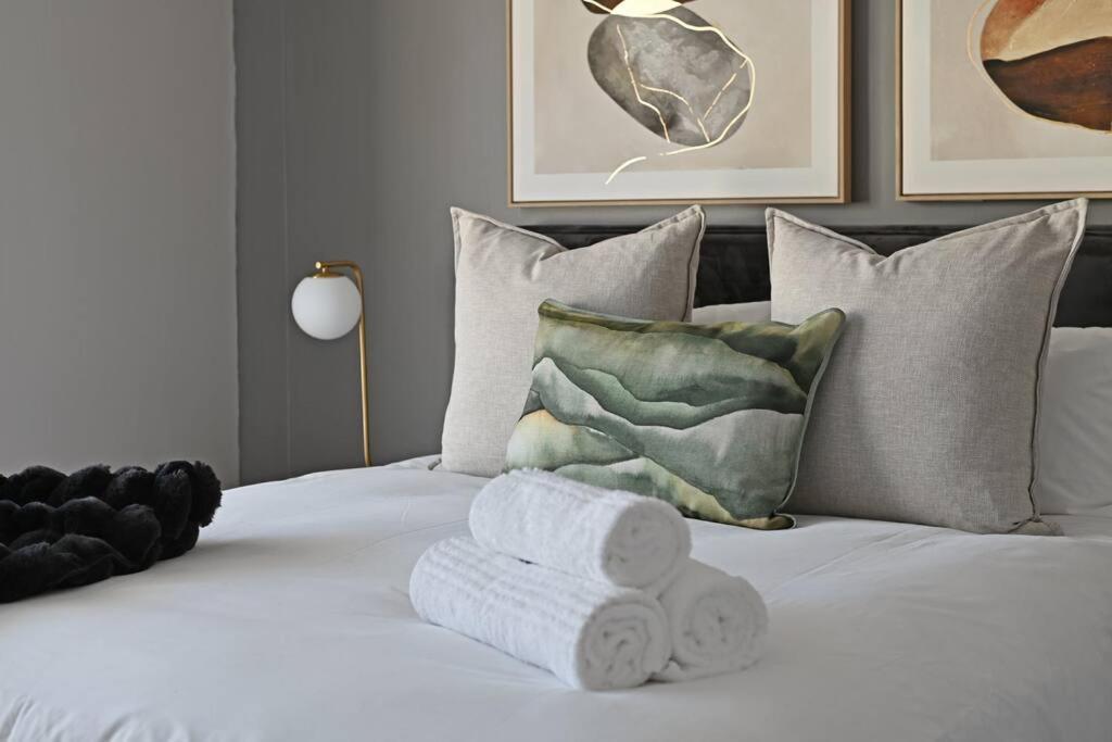Freya - Stunning 2 Bed With & Table Mountain Views ! Appartement